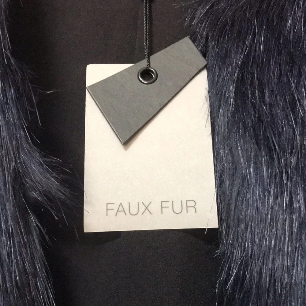 BNWT Decjuba Faux Fur Jacket Size Small With Hook Loops Black/Navy - Picture 3 of 5